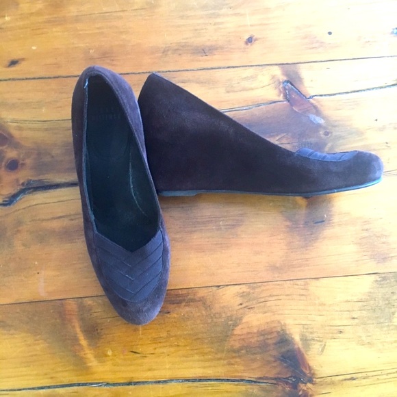 Stuart Weitzman dark brown suede shoes. - Picture 3 of 4